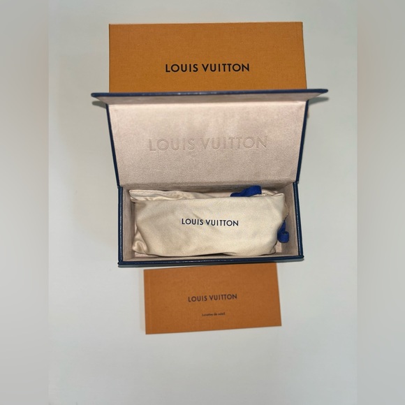 Louis Vuitton Rendezvous Cat a eye Sunglasses - Picture 10 of 14